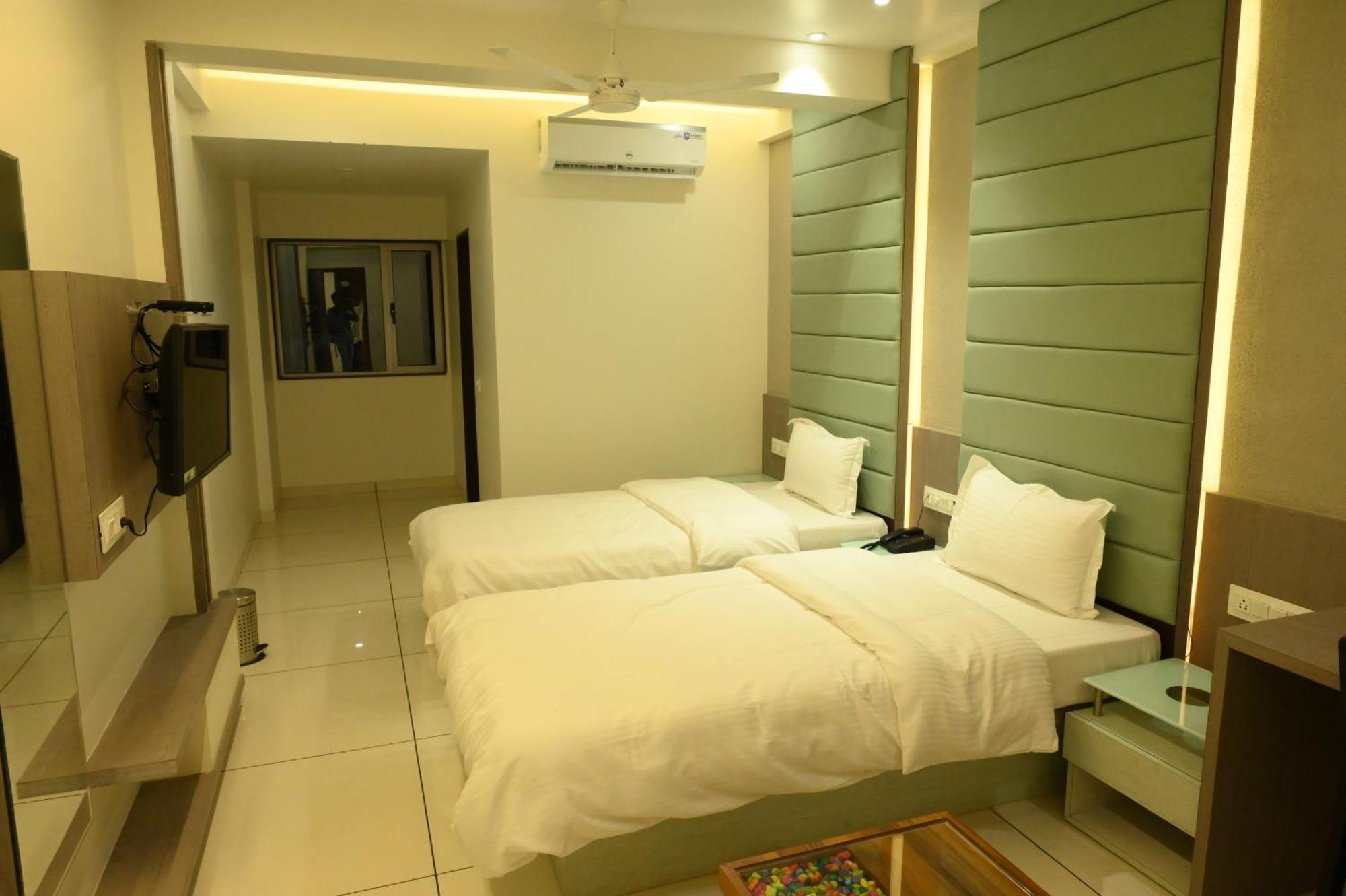 Hotel Parqotel Arnala Екстер'єр фото